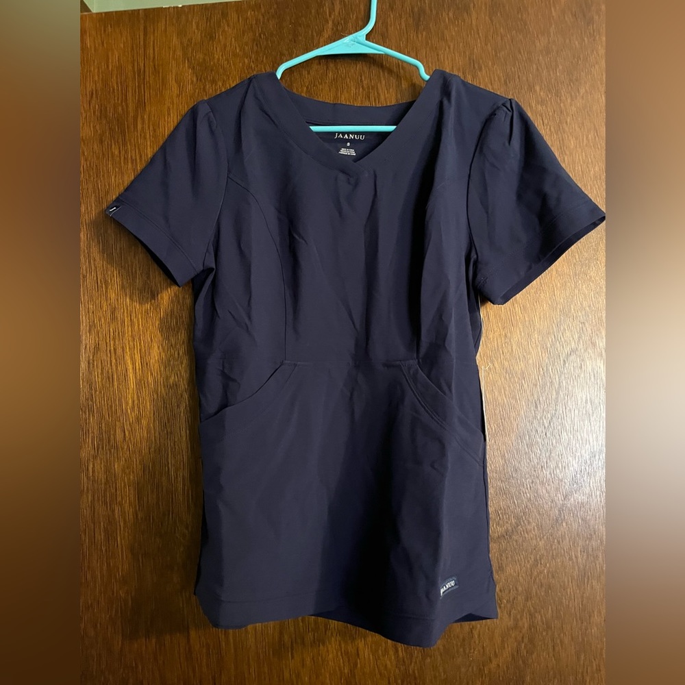 New with tags- Navy Jaanuu Tulip top